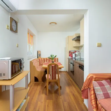 Nena Apartman *