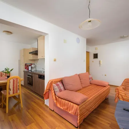 Apartament Nena Vinkuran